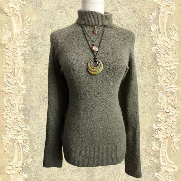 Olive Green Wool Vintage Fall Knit Turtleneck Sweater - Picture 6 of 6